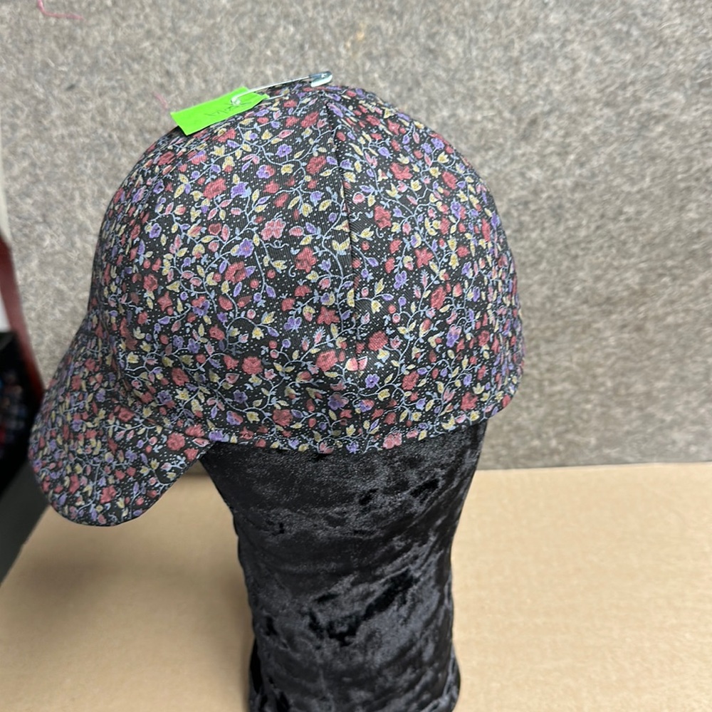 Weldon cap, , lined, padded flap, reversible, flowered twill, shallow cap,